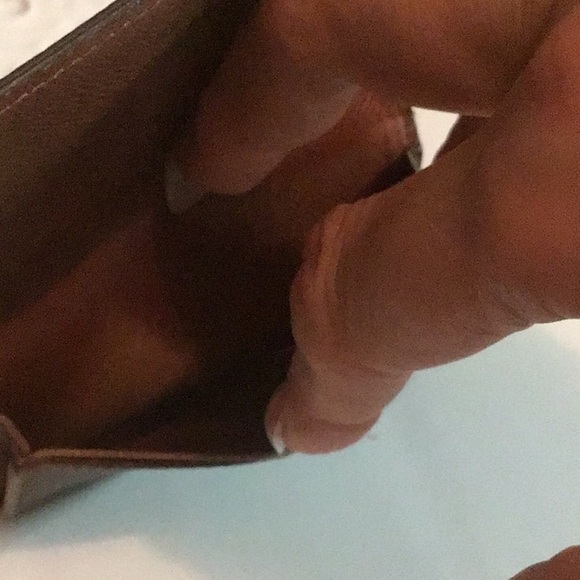 Genuine Louis Vuitton Card Case. - Picture 4 of 9